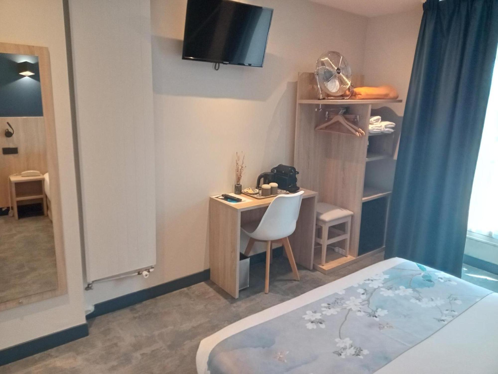 Twee Aangrenzende Superior en Standaard Kamers